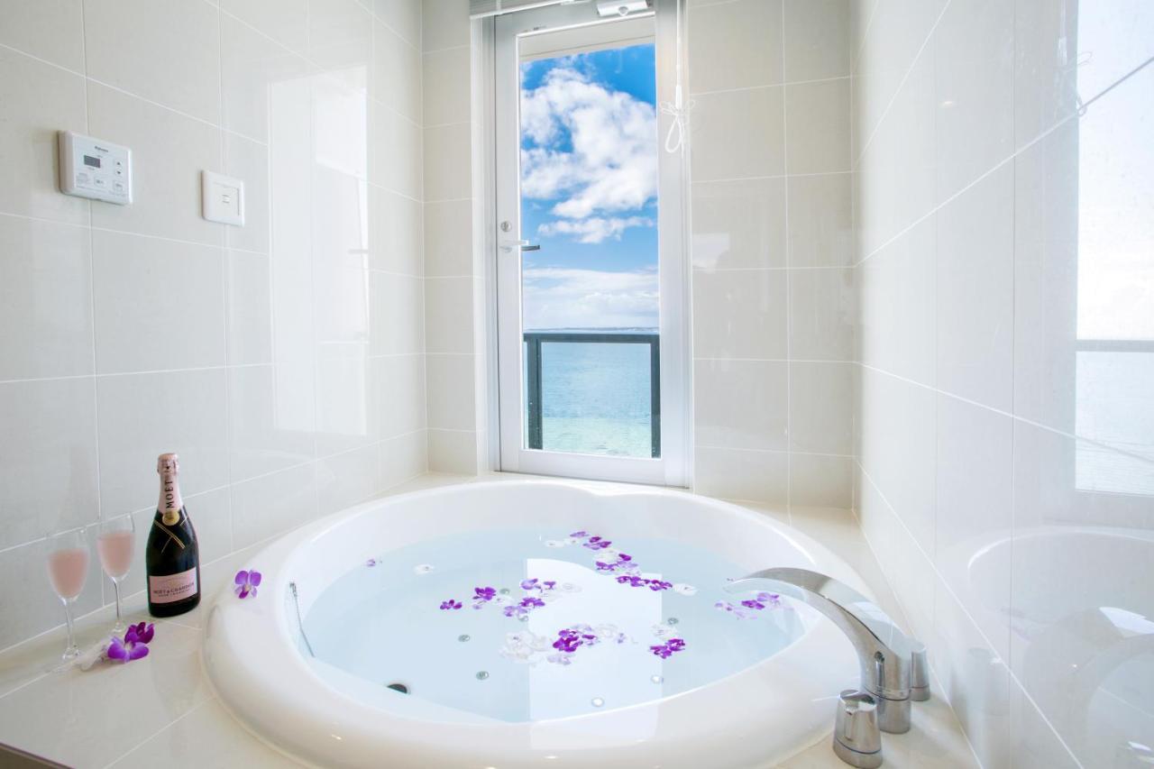 Costa Bella Condominium Resort Motobu Eksteriør billede